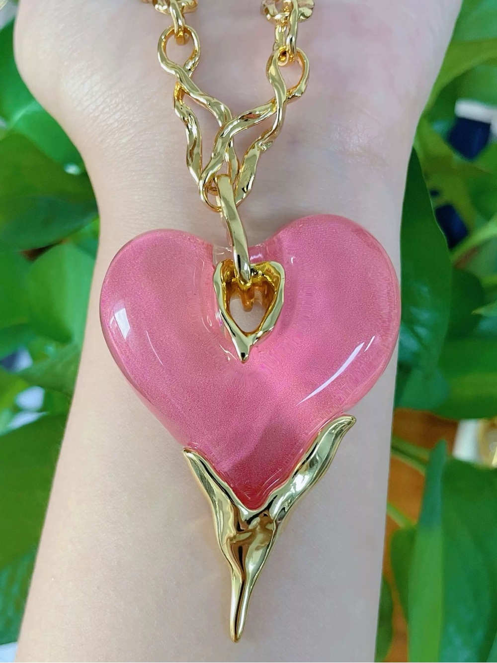 ALEXIS BITTARDripping Heart Lucite Pendant Necklace In Transparent - Picture 5 of 5